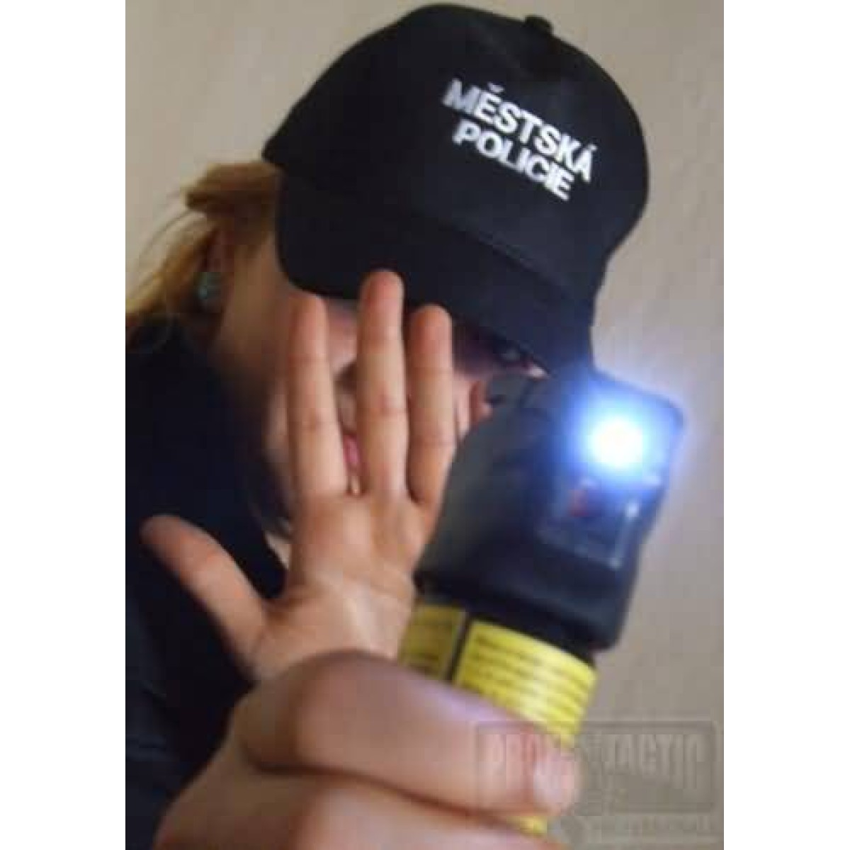 Obranný sprej Tornádo so svetlom 63ml